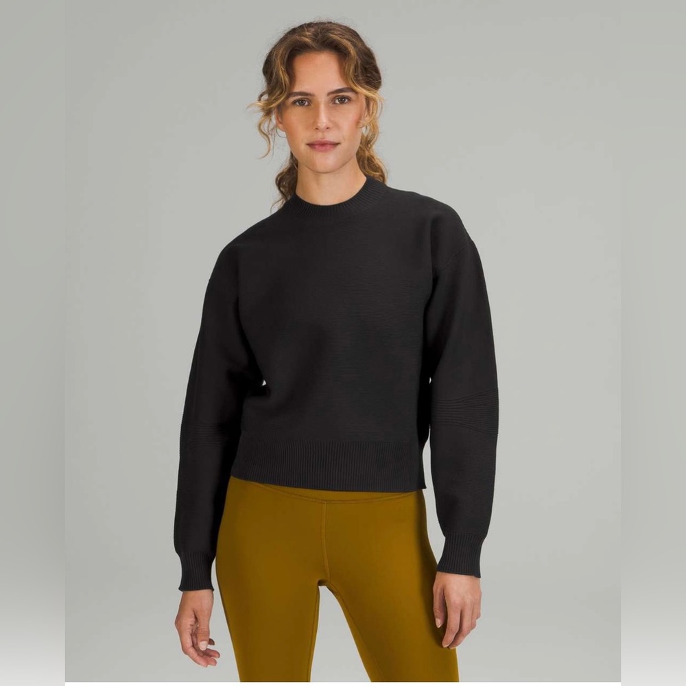 SOLD ✔️ Lululemon All Around Crewneck Sweater - Black, 8